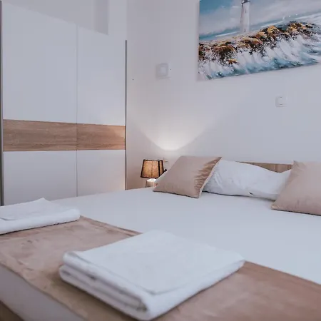 Poolside Hideout Apartments Novalja Room photo